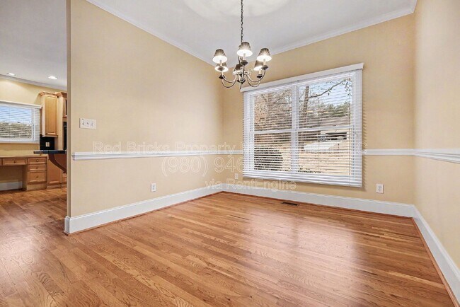 Building Photo - 1760 Jacobs Way
