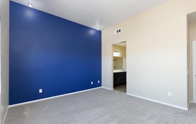 Building Photo - 6313 Avenida De Las Vistas