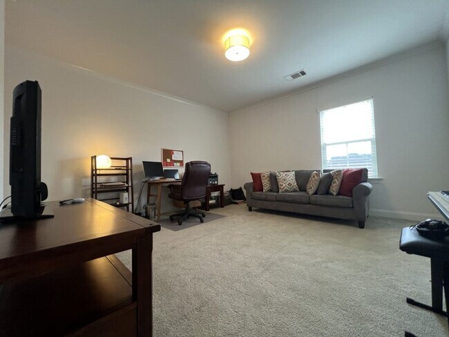 Building Photo - Luxury 4BR Home in Americana | 11 Ft Ceilings, Courtyard Living & Furnished Option