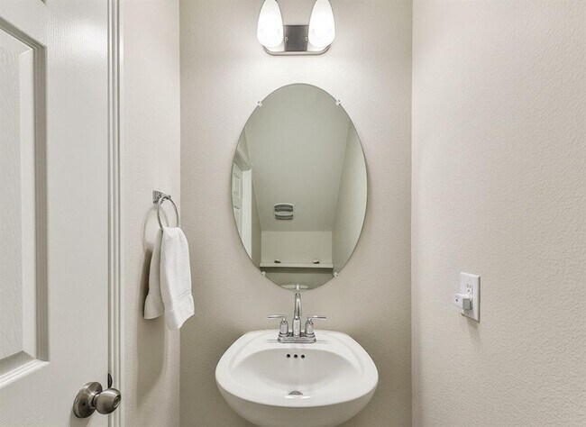 Building Photo - 5303 Marsh Ln