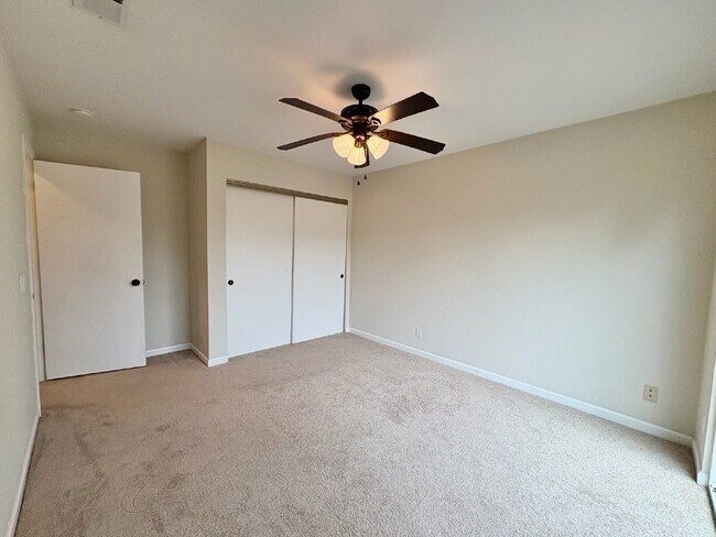 Building Photo - Spacious 3 Bedroom Gilroy Home with AC  & Attached Garage