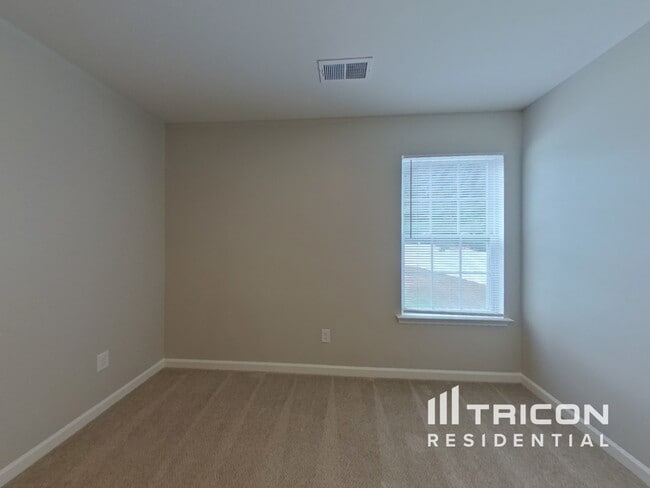 Building Photo - 533 Elmwood Pond Ct
