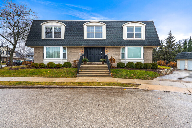 Exterior - 3042 E Newport Ct