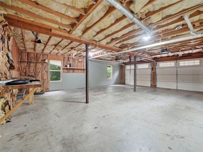 Building Photo - 166 Cove Hill