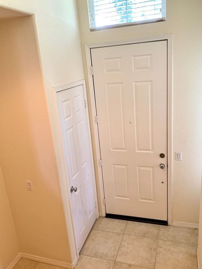 Building Photo - Enchanting 4 bedroom/2.5 bath property in the heart of Claremont Village