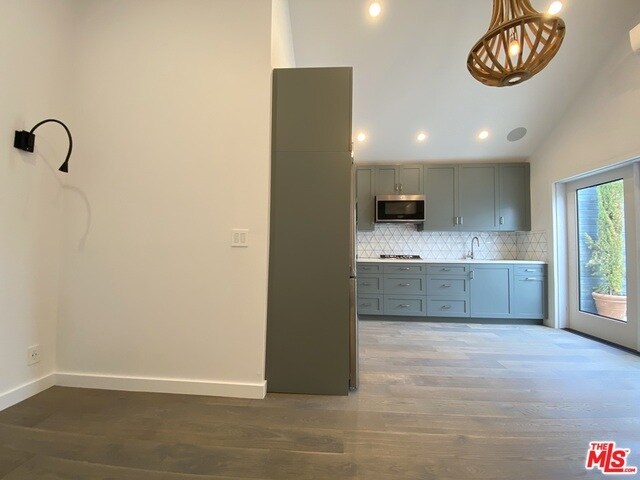Building Photo - 591 1/2 S Ogden Dr