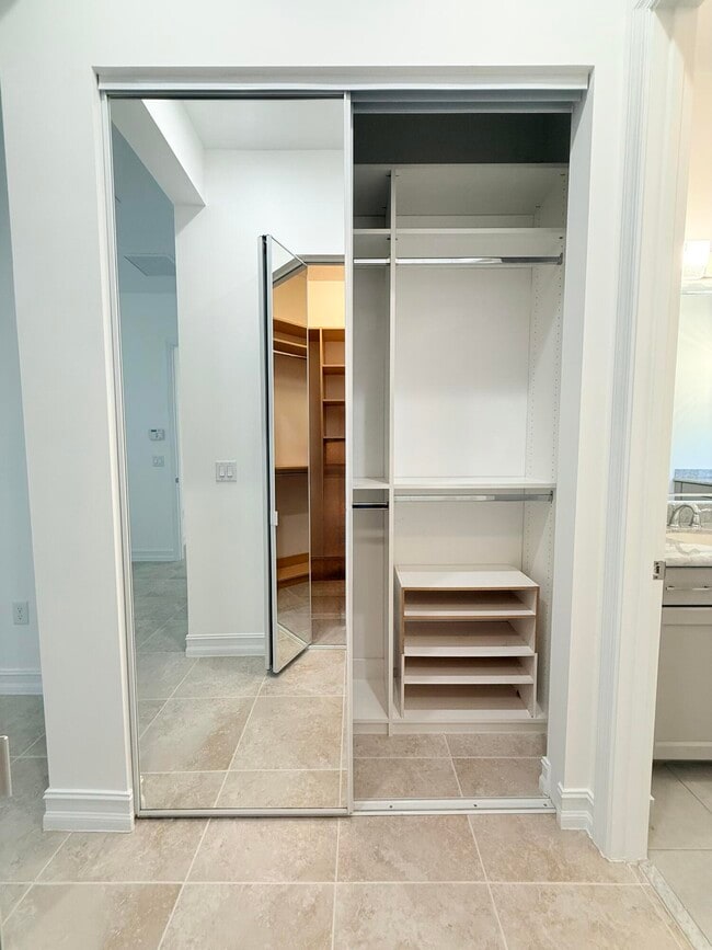 Building Photo - 14572 White Jade Terrace