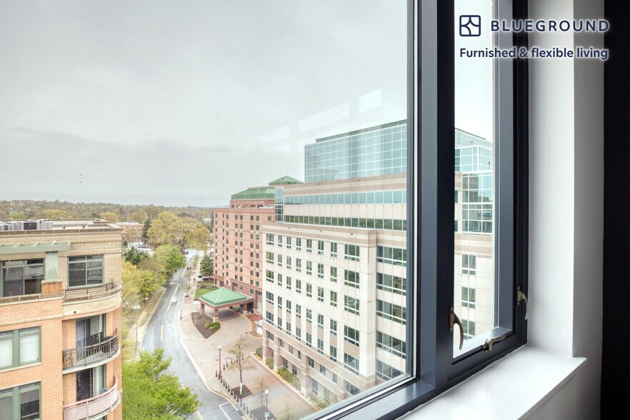 Building Photo - 3601 Fairfax Dr