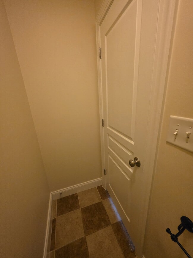 Building Photo - Spacious 4-Bedroom Home for Rent in Kings ...