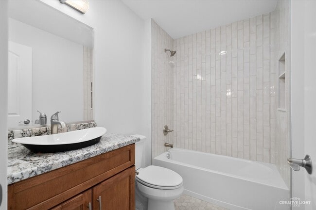 Building Photo - 2S920 Hickory Ln