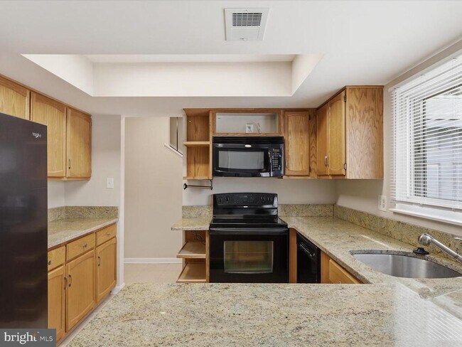 Building Photo - 1426 Yellowwood Ct