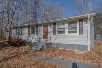 Building Photo - Charming Scottsville 3bedroom 1bath home