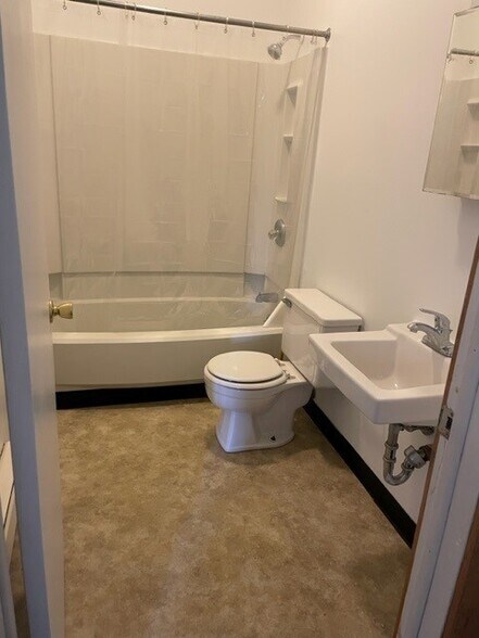 Building Photo - 109 Sage Pl