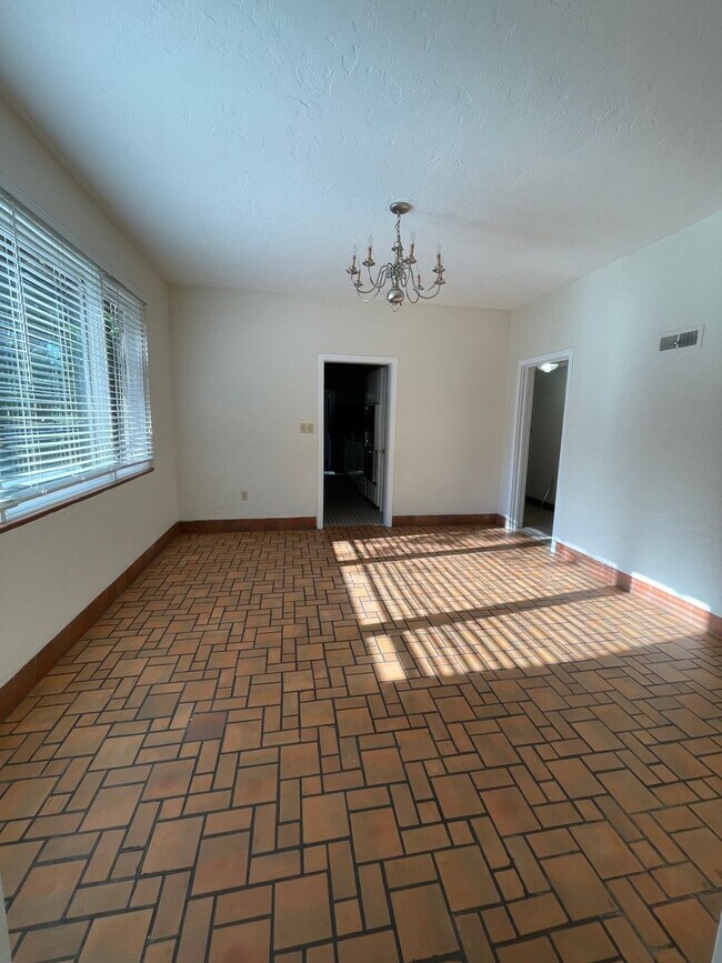 Building Photo - FALL 2026!!! Walk to the Gator Games from ...