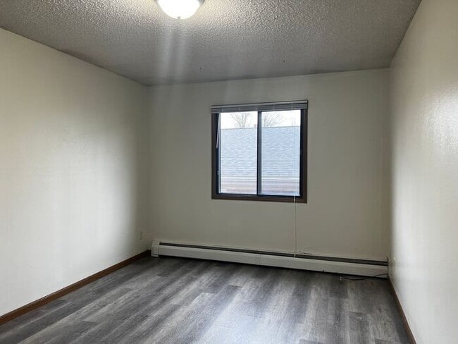 Building Photo - $1,250 | 3 Bedroom, 1 Bathroom Apartment | No Pets | Available for August 1st 2026 Move In!