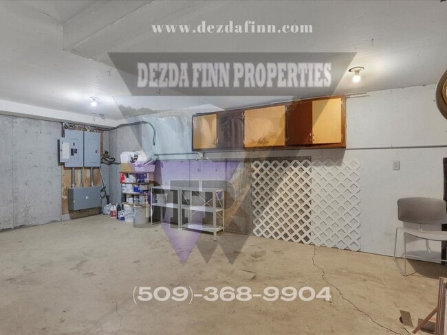 Building Photo - 3,700 sqft of Quiet Luxury & Stunning Views