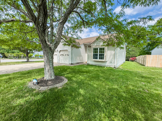 Building Photo - LOVELY STRAWBRIDGE HOME FOR RENT!!!