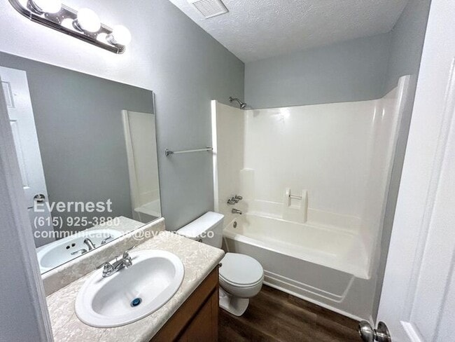 Building Photo - Adorable 3-Bedroom, 2-Bathroom Home in a C...