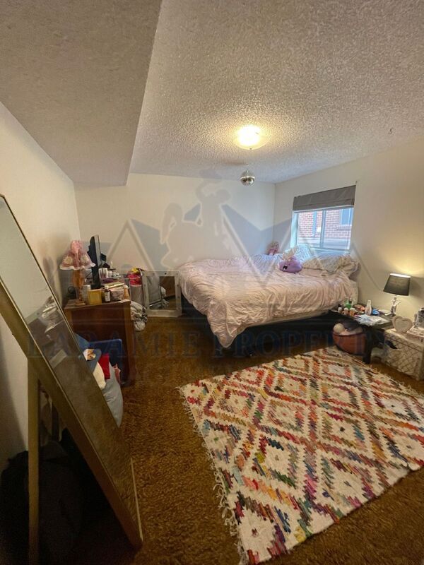 Building Photo - 710 Downey St