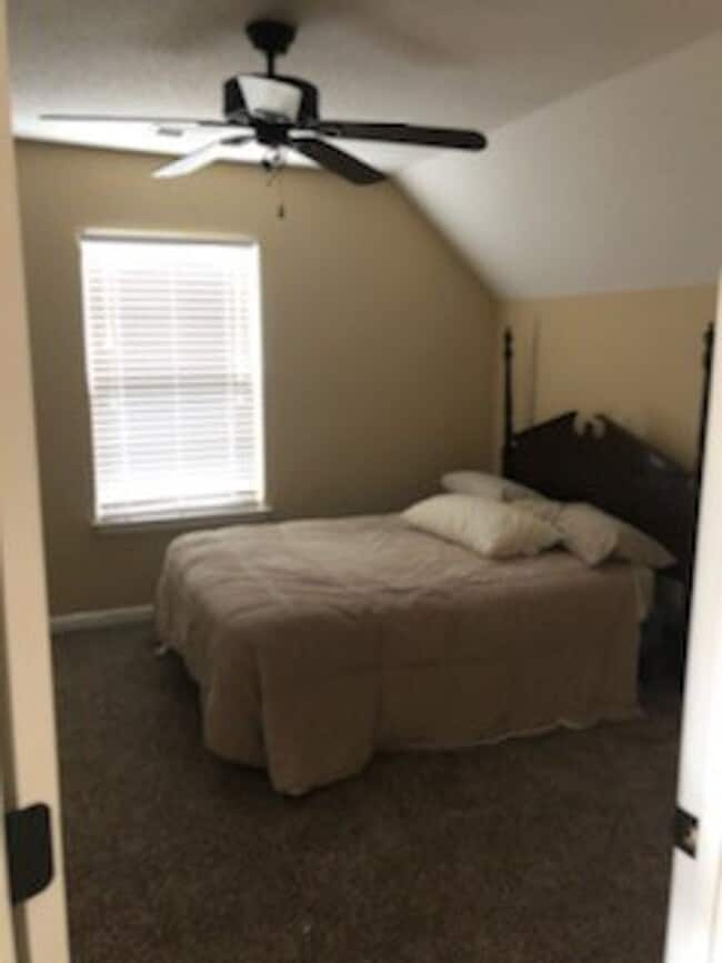 Building Photo - Renovated 4 Bedroom 2.5 Bath Home for Rent!