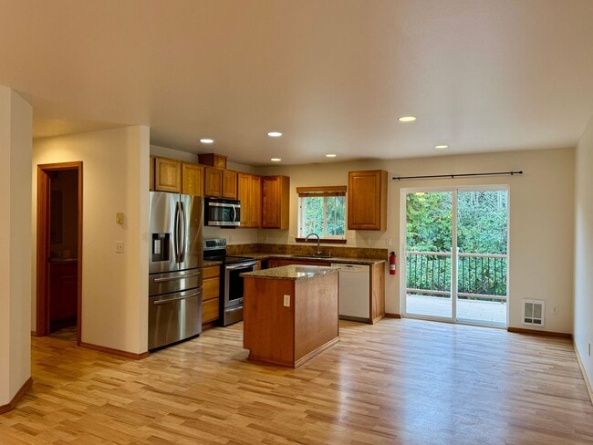 Building Photo - desirable Driftwood Keys daylight rambler....