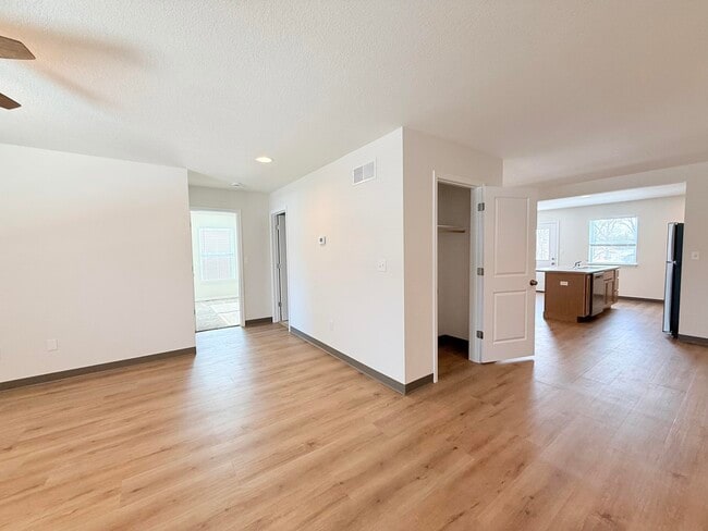 Building Photo - 8125 N Brown Station Rd