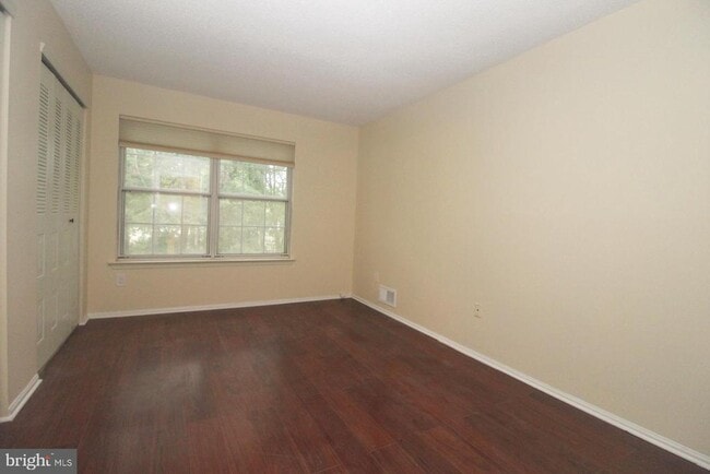 Building Photo - 58 CHAMBORD Ct