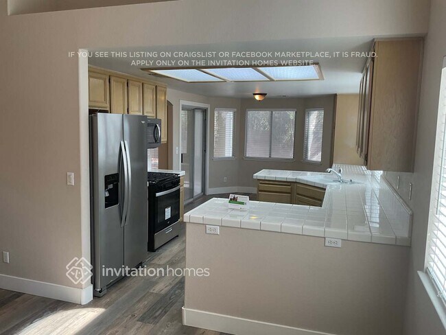 Building Photo - 4536 Mancilla St