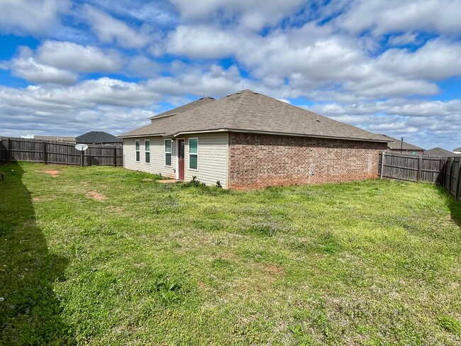 Building Photo - Wonderful 3 Bed 2 Bath Home in Moore