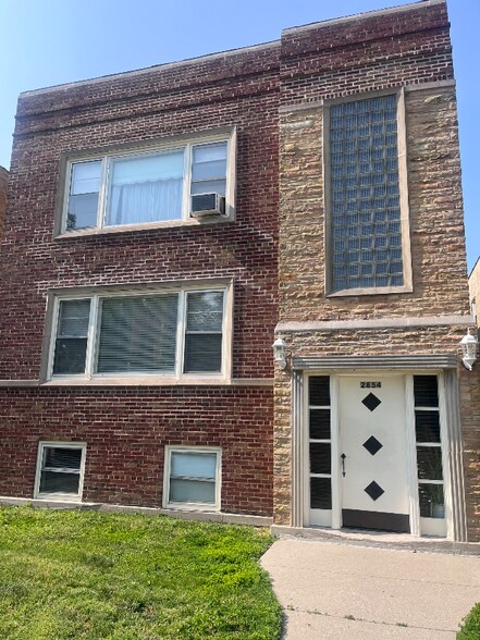 Building Photo - 2854 W Farragut Ave