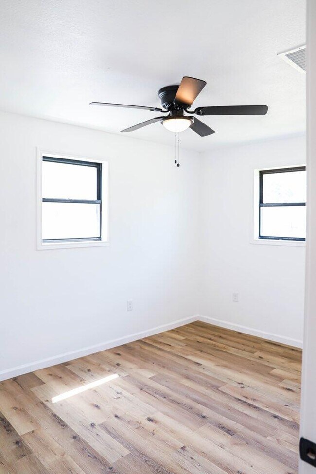 Building Photo - 3608 59th St