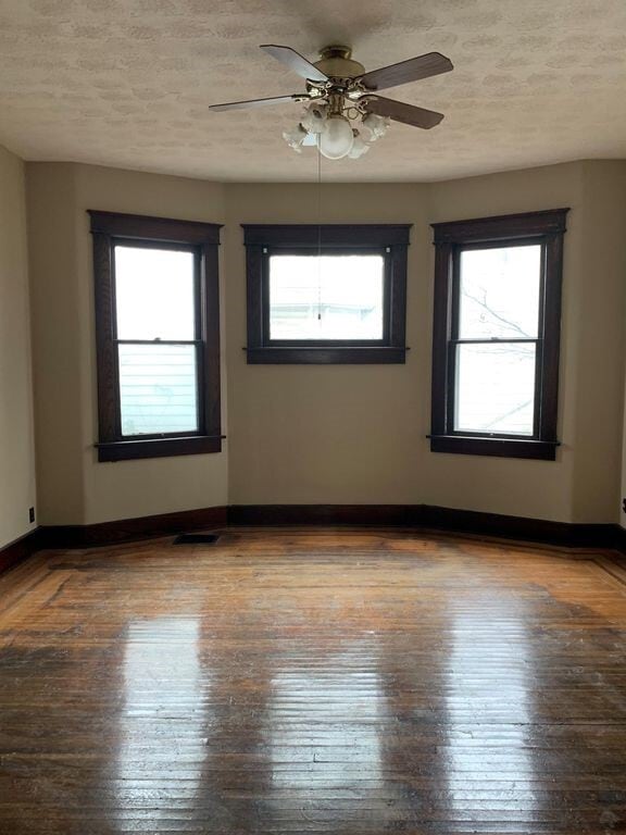 Primary Photo - 2023 E Oak St
