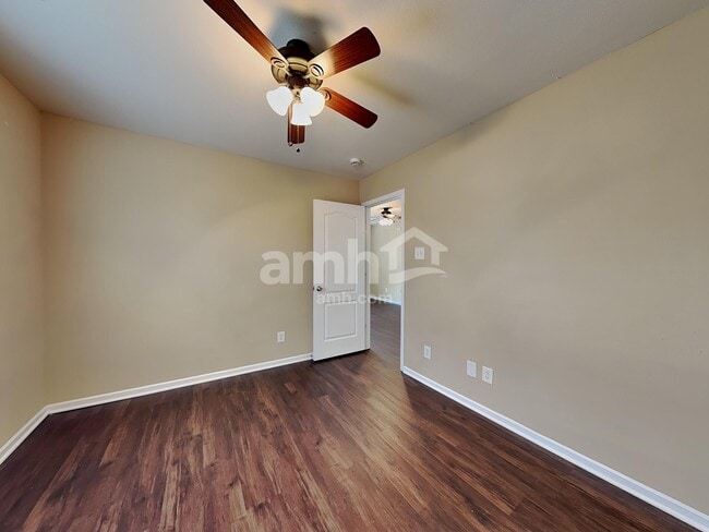 Building Photo - 4112 Lakewood Glen Dr