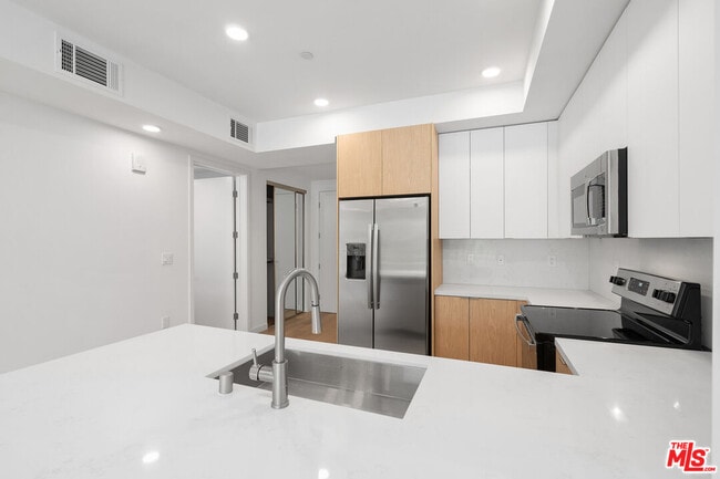 Building Photo - 4406 Fulton Ave