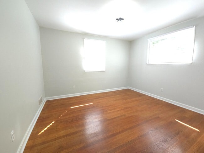 Building Photo - 2209 Quinton Rd