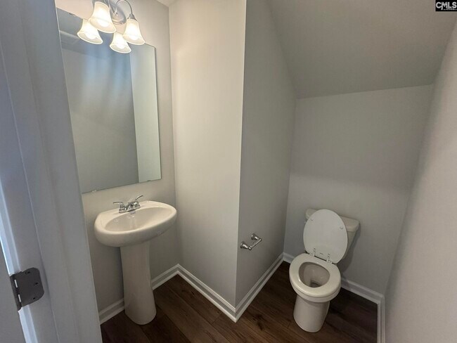 Building Photo - 141 Carr Ln