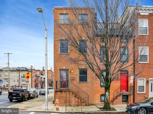 Building Photo - 1301 S Clinton St