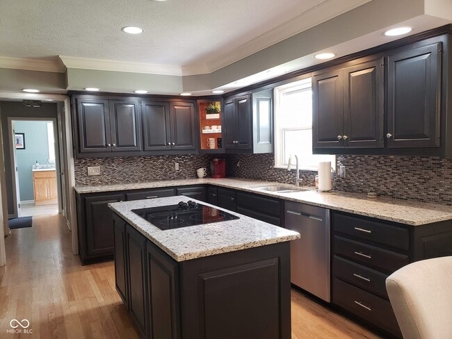 Building Photo - 3856 Long Ridge Blvd