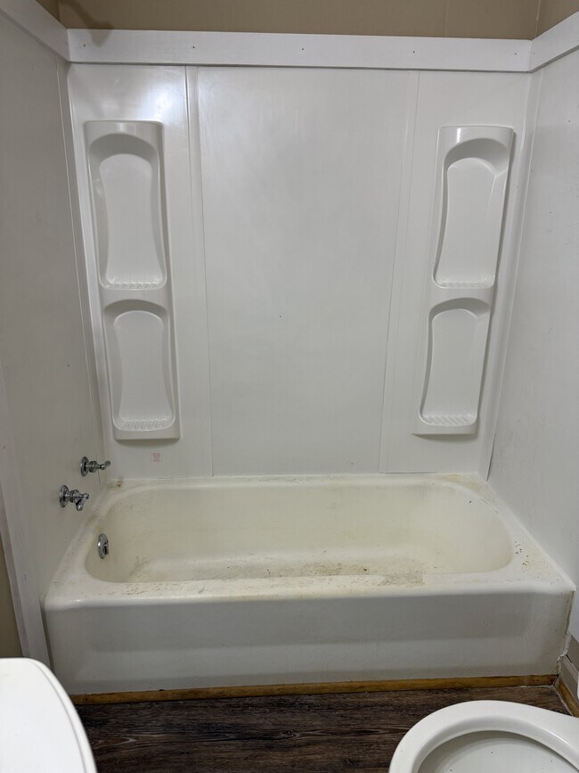 Building Photo - 145 Airport Rd