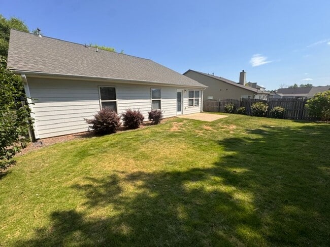 Building Photo - 333 Linman Dr