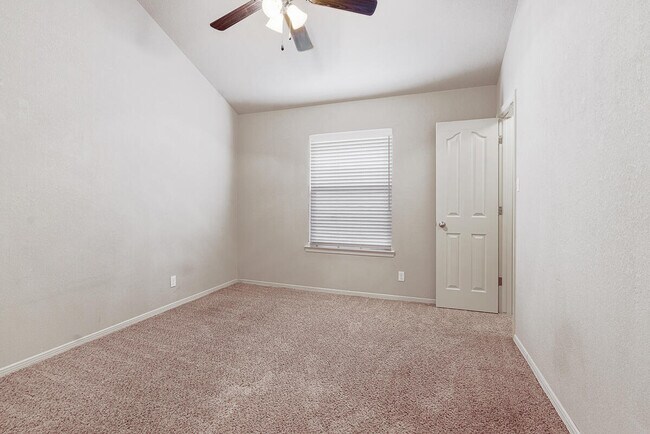Building Photo - 11100 Bullseye St