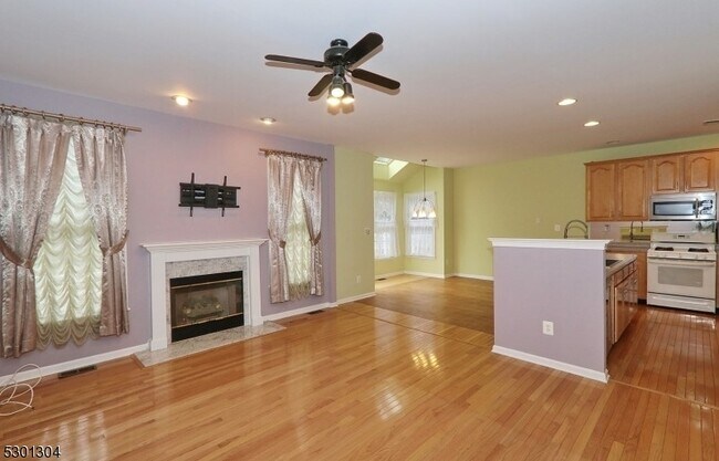 Building Photo - 67 Patriot Hill Dr