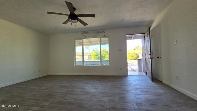 Building Photo - 5827 N 22nd Dr