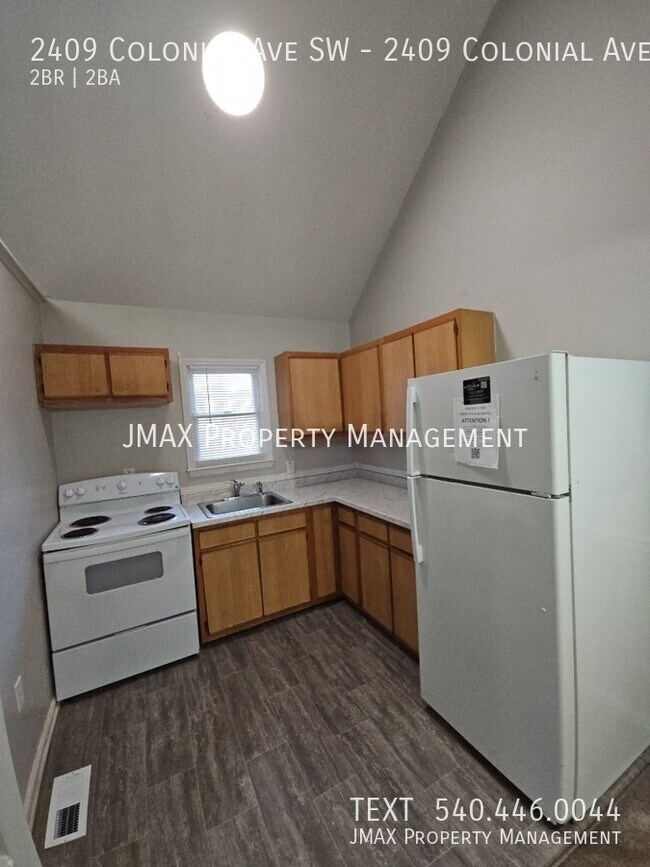 Building Photo - 2409 Colonial Ave SW