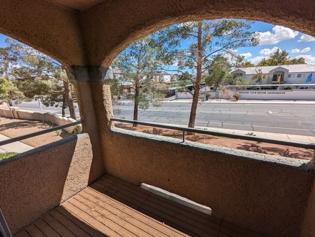 Building Photo - 240 Mission Catalina Ln