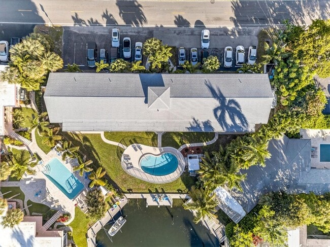 Building Photo - 2815 NE 33rd Ave