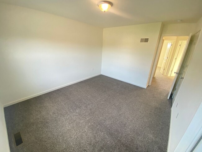 Building Photo - Beautiful 3 Bedroom, 2.5 Bath Townhome in Dallastown Schools!