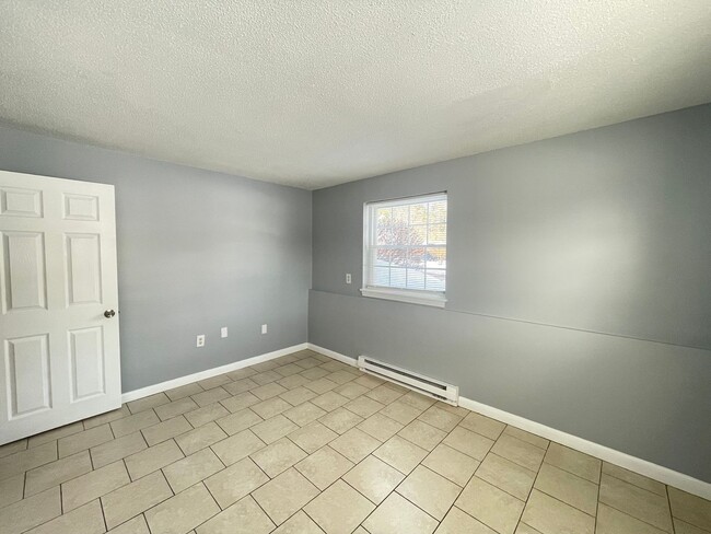 Building Photo - 179 Loudon Rd