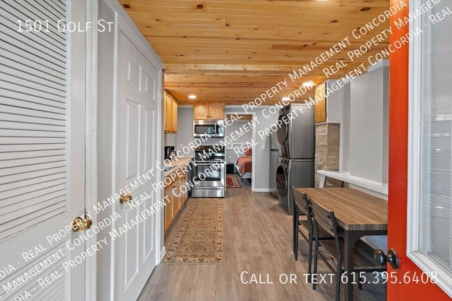 Building Photo - 1501 Golf St