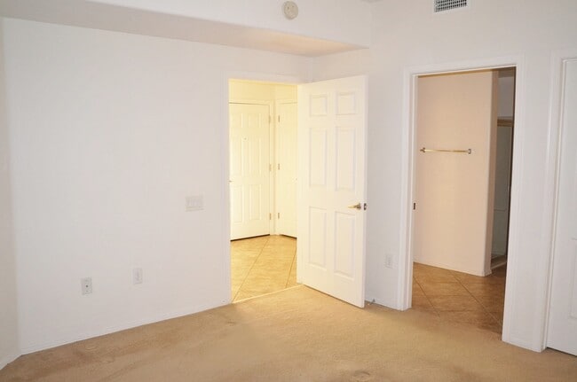 Building Photo - Charming condo in desirable Northwest Las Vegas near Sky Pointe